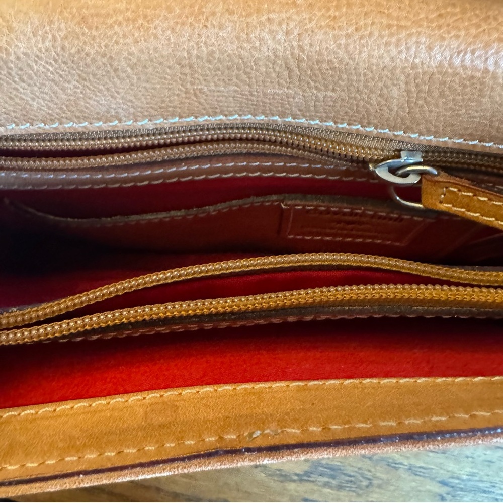 Cavalcanti Italian Leather Tan Shoulder Bag with Chain Detail crossbody Purse - Picture 10 of 16